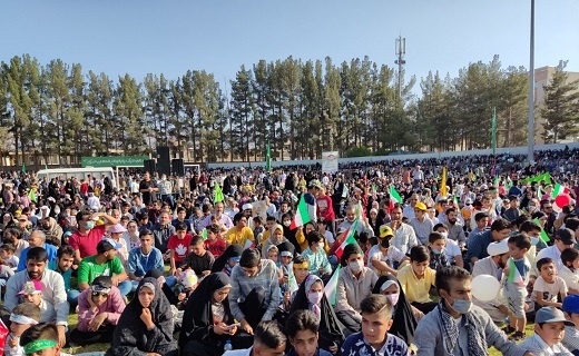 برگزاری اجتماع سلام فرمانده در ورزشگاه آزادی بیرجند
