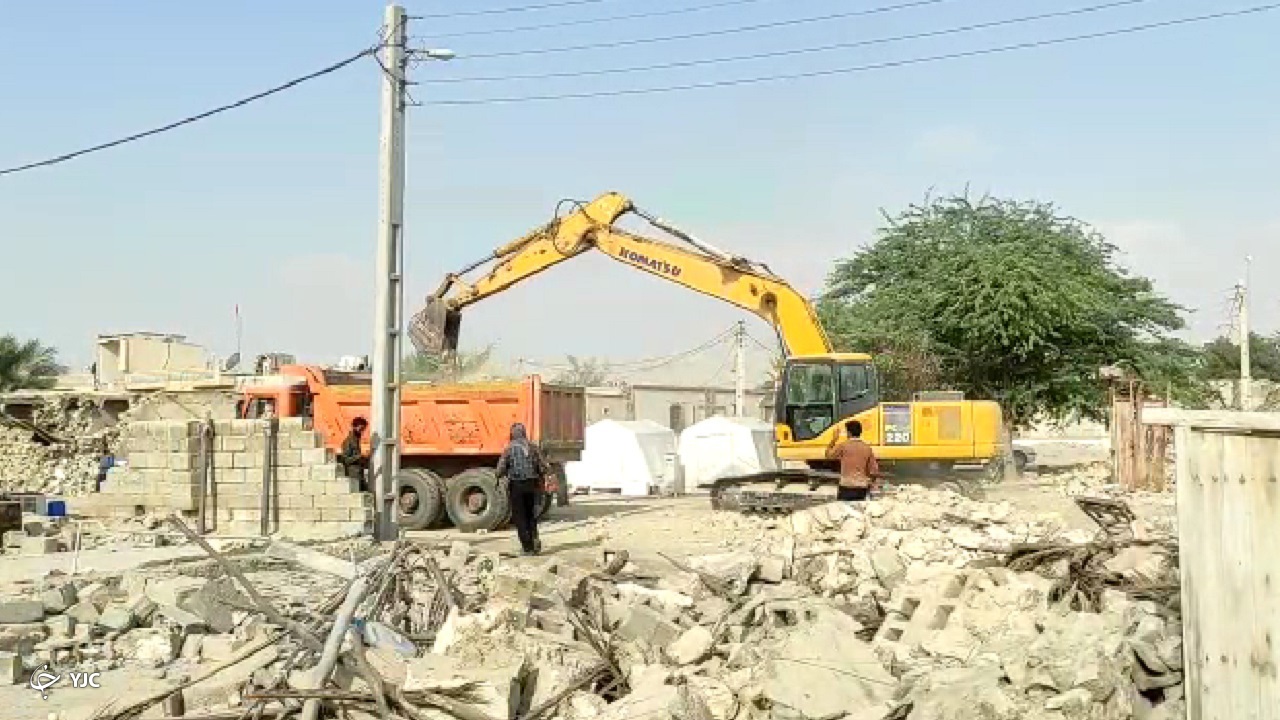آغاز عملیات آواربرداری در روستا‌های زلزله زده غرب هرمزگان + فیلم