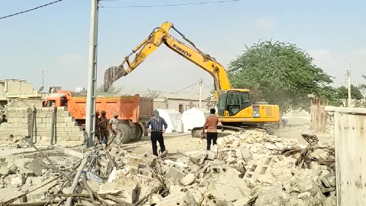 ساخت منازل تخریب شده بر اثر زلزله بندرلنگه از ۱۰ روز آینده