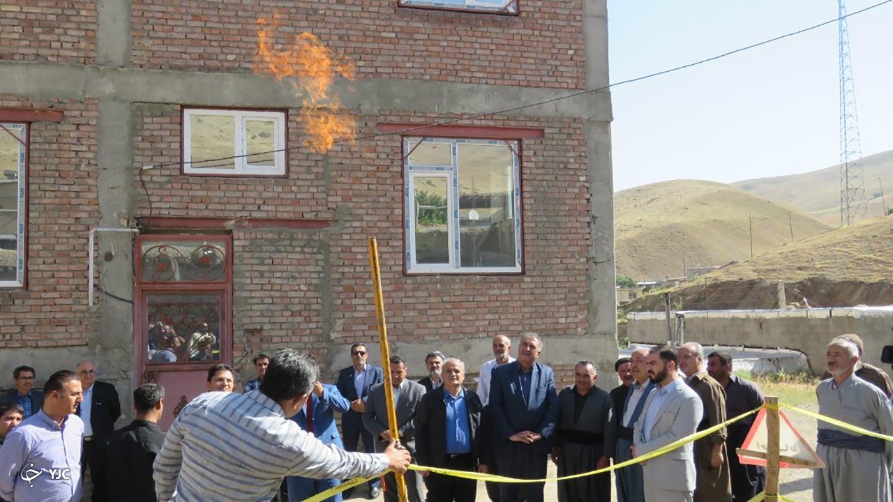 مشعل گاز ۲ روستای مهاباد روشن شد