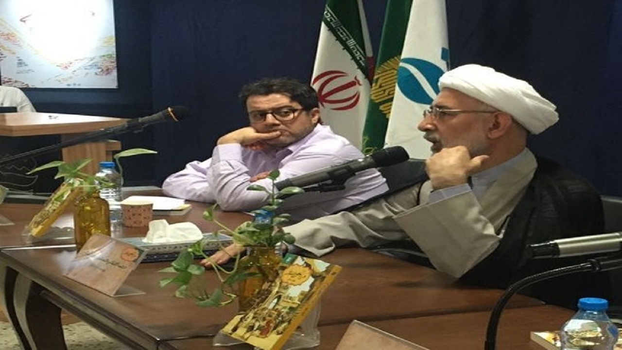 ترجمه آثار نامناسب باعث گسست فرهنگی در جامعه می‌شود