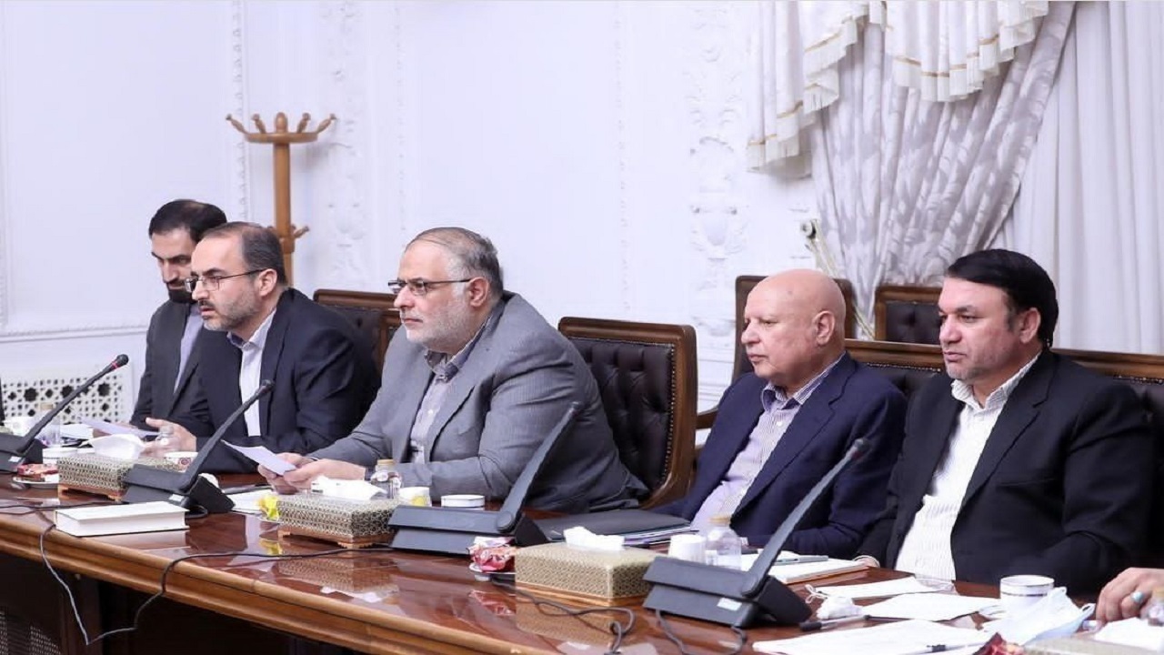 حضور استاندار قزوین در جلسه اقتصادی دولت