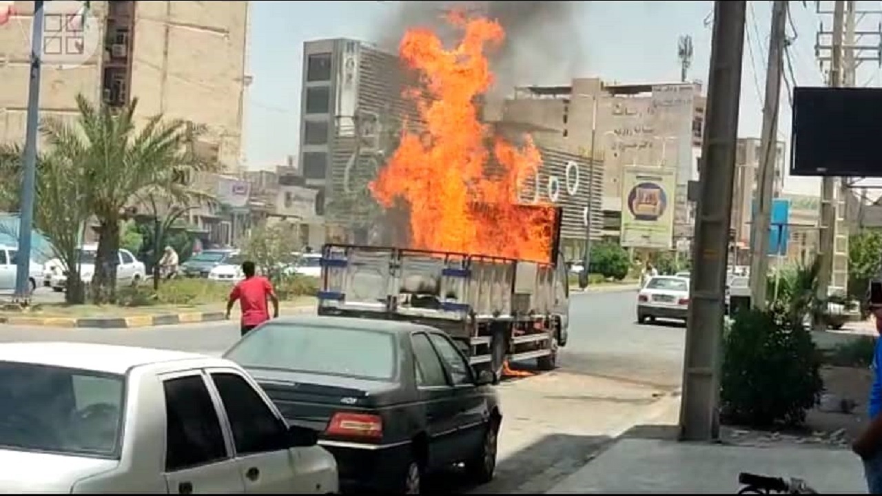یک کامیون در خرمشهر آتش گرفت