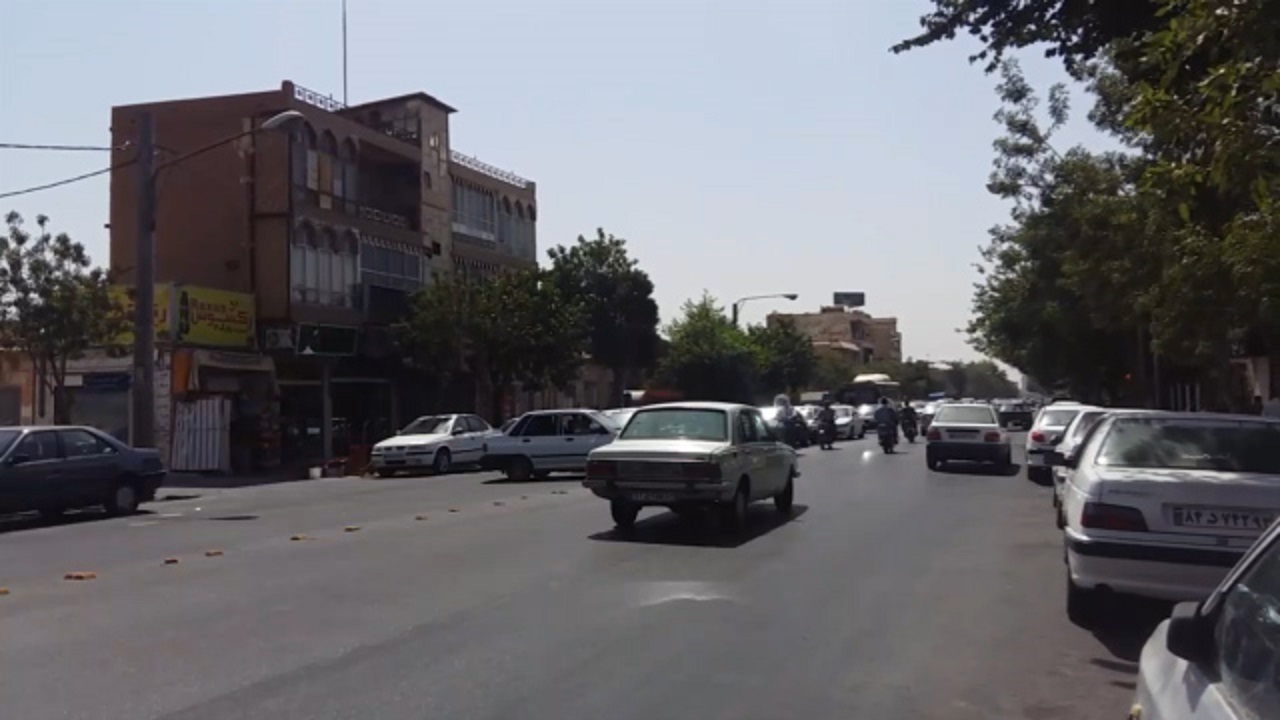داستان ادامه دار هدررفت آب این بار در شهرک بهرام/ احداث بلوار در محدوده بازار وکیل؛ درخواست اهالی شیراز شد