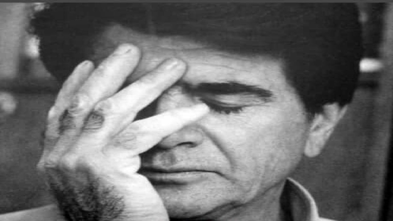 حضور ناطق نوری بر سر مزار خسروآواز ایران+ عکس