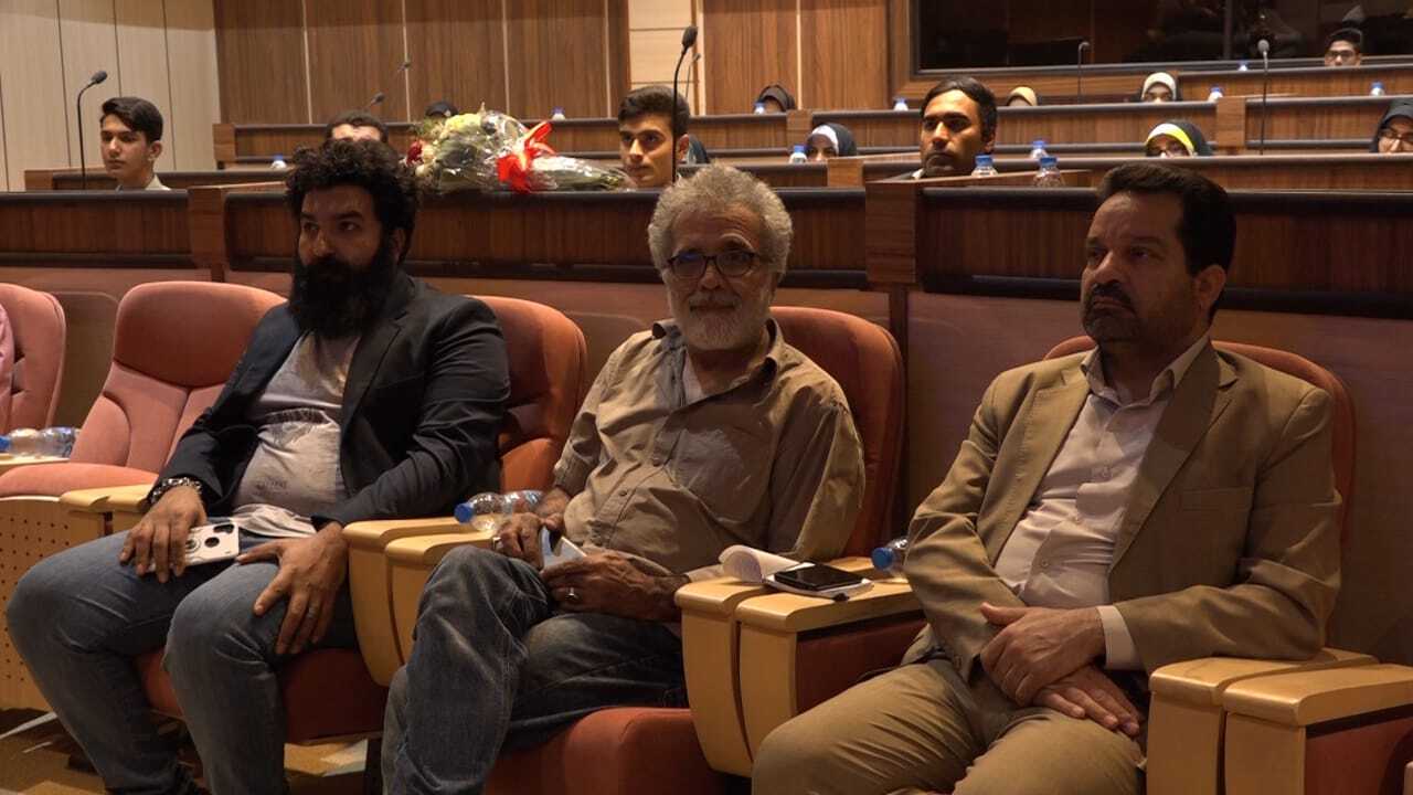 نادر طالب زاده عنصر رسانه‌ای انقلابی و ضد استکبار