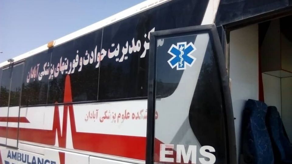 آلودگی هوا و استقرار اتوبوس آمبولانس در مرکز شهر اراک