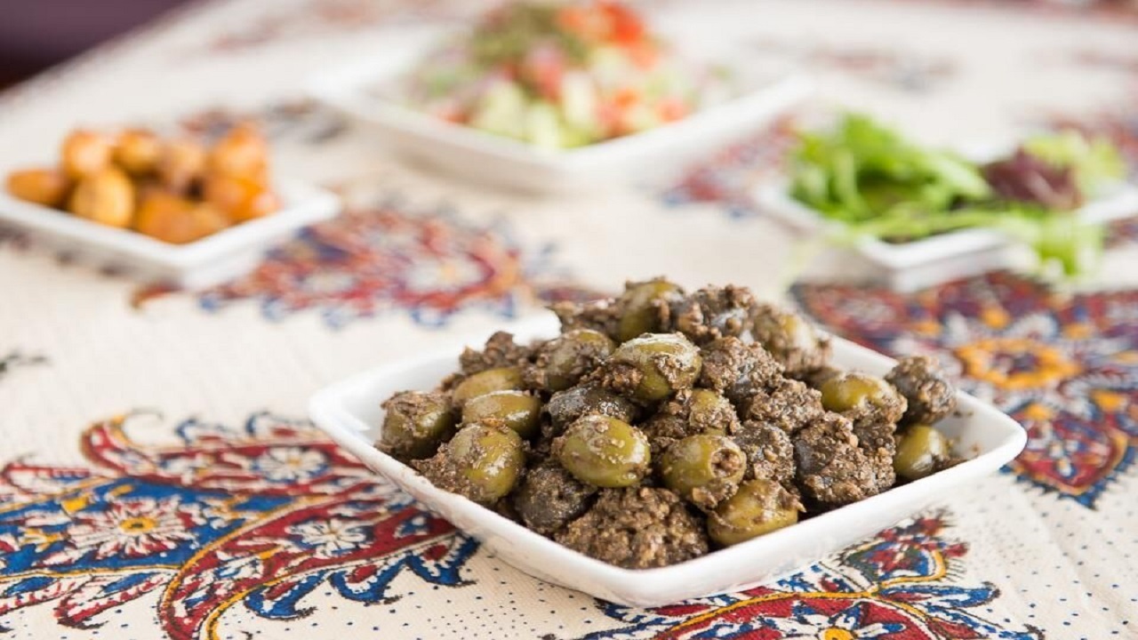 تهیه زیتون پرورده اصیل در خانه + فیلم