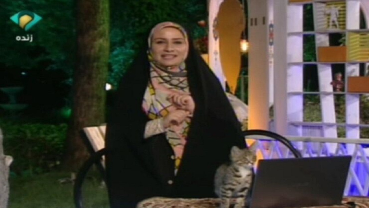 گربه ناخوانده وسط برنامه زنده در مشهد!