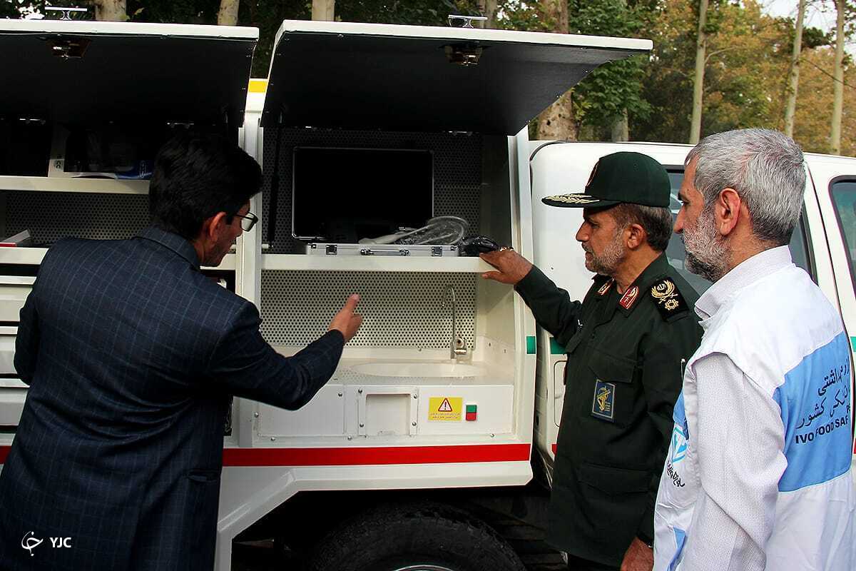 رونمایی از اولین درمانگاه سیار دامپزشکی کشور در فارس