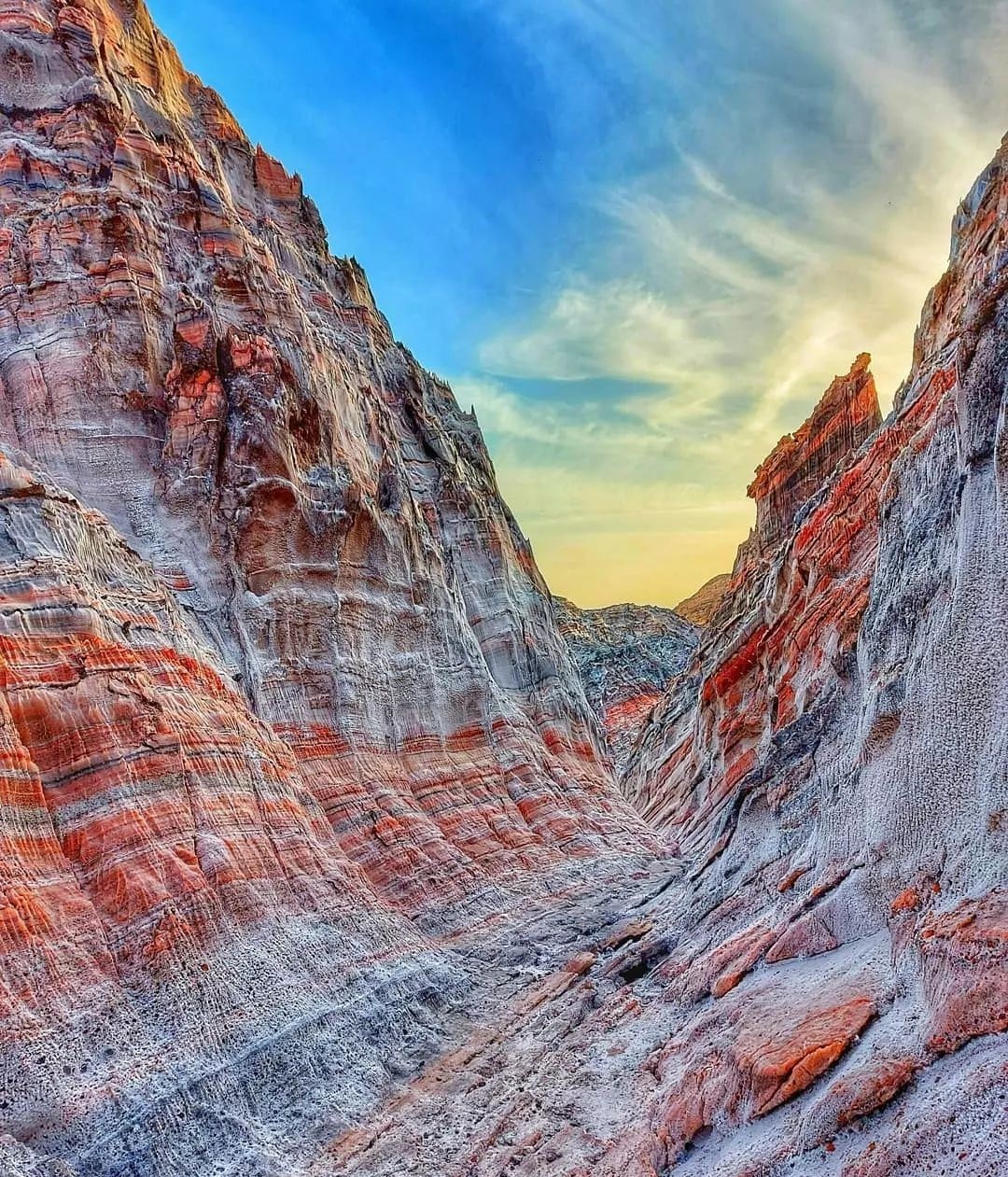 نمایی از گنبد نمکی جاشک