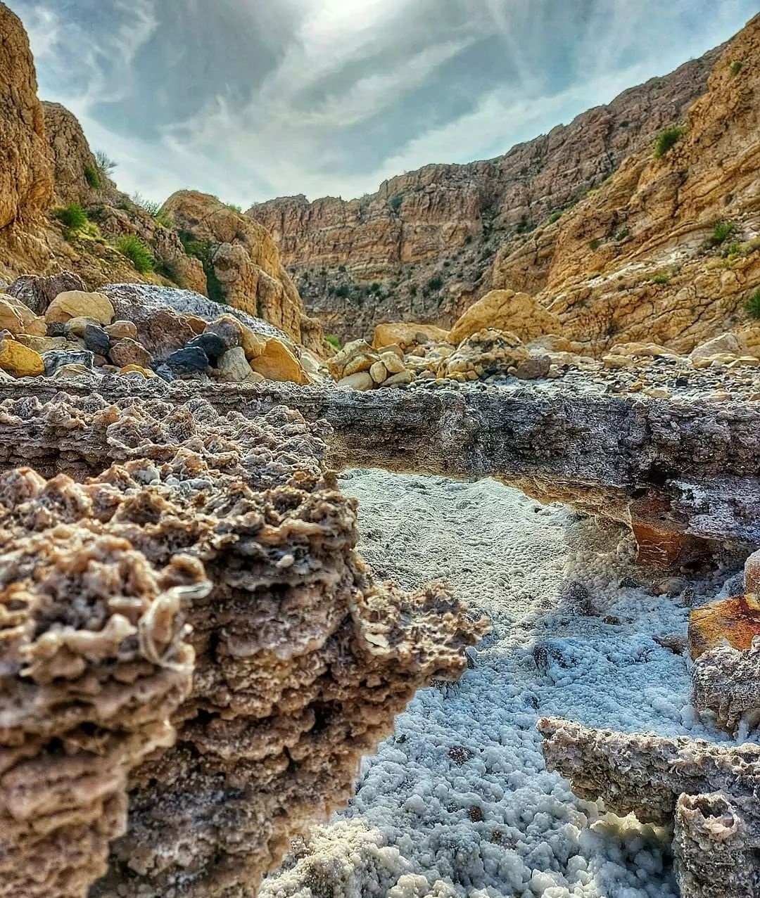 نمایی از گنبد نمکی جاشک