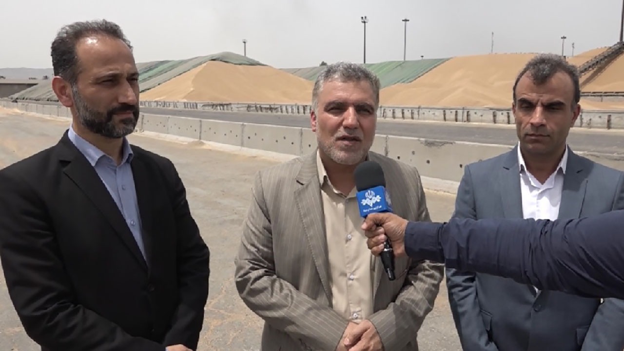 مسیر ارتباطی میان بانک مرکزی و صاحبان کالا‌ها تقویت شود