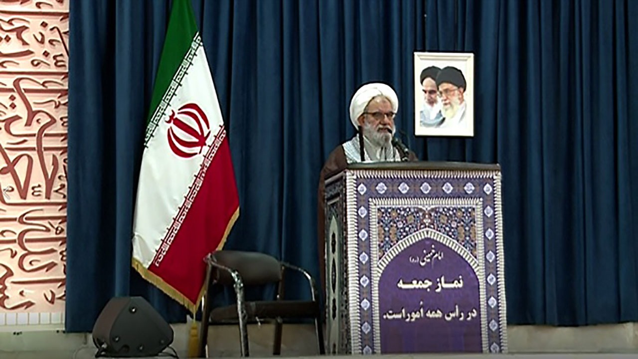 نیرو‌های توانمند و متخصص بومی بکار گرفته شوند