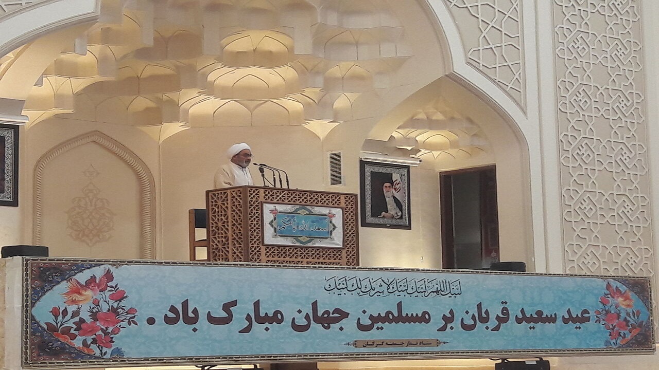 دشمن به دنبال عوض کردن جایگاه حق و باطل است