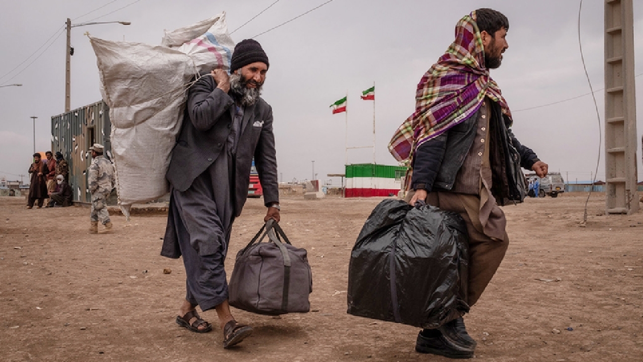 بیشتر مهاجران افغانستانی درحال بازگشت به کشورشان هستند+ فیلم
