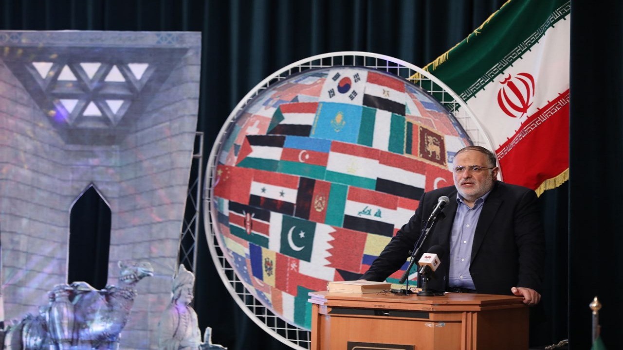 دولت‌های استکباری برای ایجاد ذهنیت منفی در مورد ایران هزینه می‌کنند