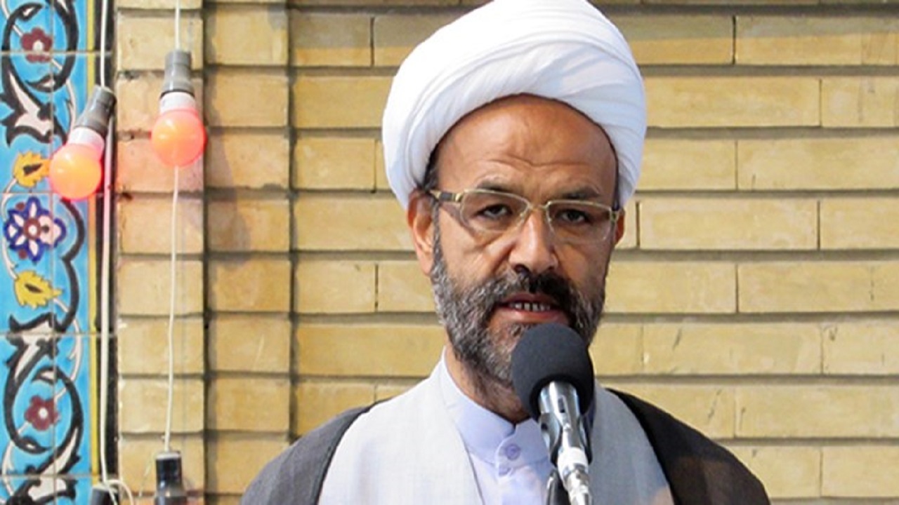 باید حواسمان در برابر تبلیغات دشمن علیه جمهوری اسلامی ایران باشد