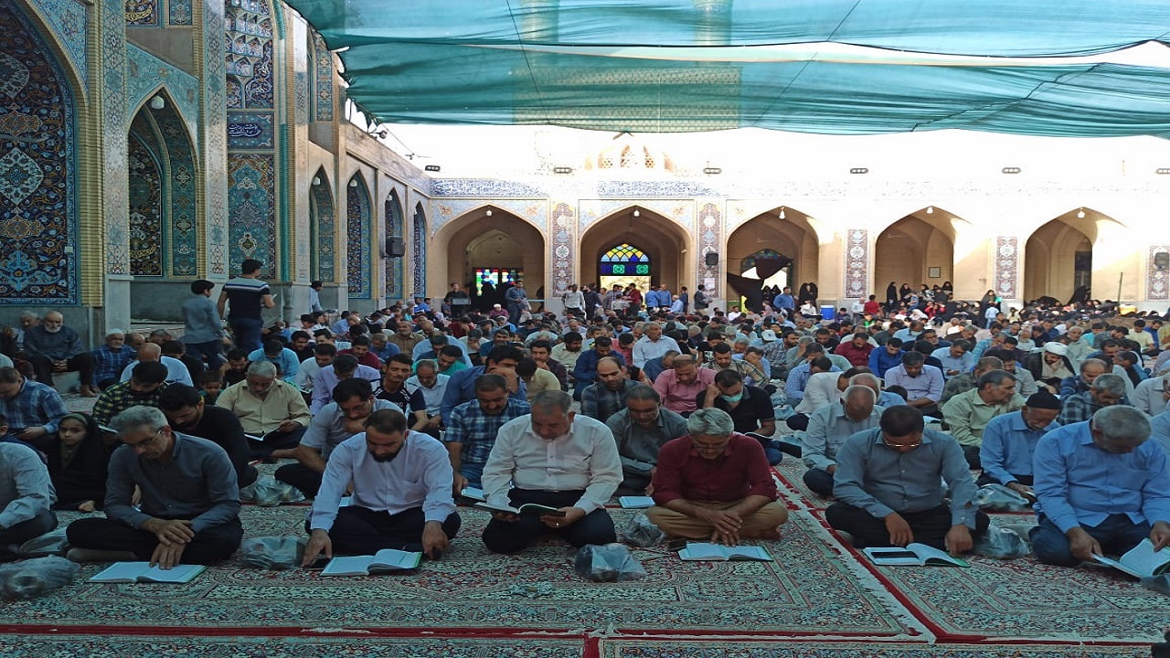 زمزمه دعای روح بخش عرفه در بافق+تصویر