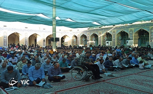 زمزمه دعای روح بخش عرفه در بافق+تصویر