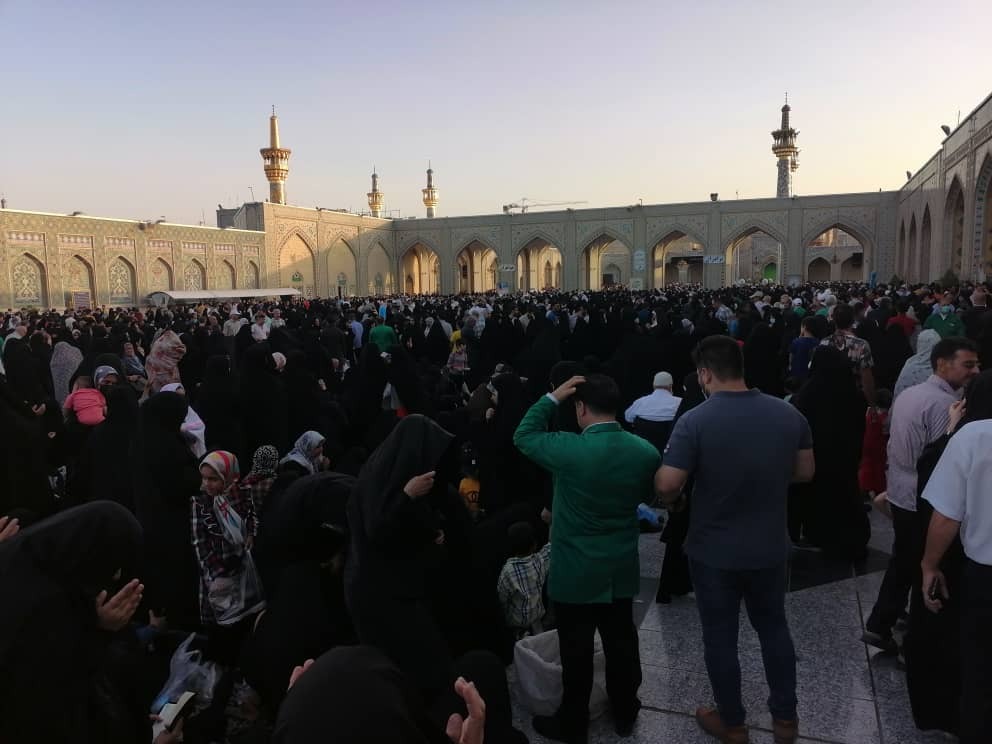 مراسم قرائت دعای عرفه در حرم مطهر رضوی برگزار شد مراسم قرائت دعای عرفه در حرم مطهر رضوی برگزار شد+ تصاویر