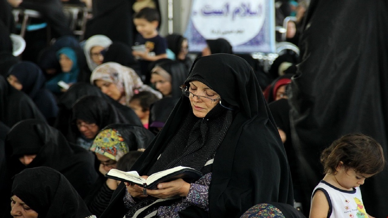 نوای پرفیض دعای عرفه در دارالعباده یزد طنین انداز شد