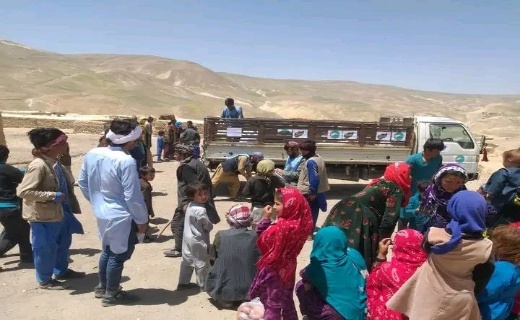مساعدت مواد غذایی مئوسسه خیریه کودکان افغانستان به بیجا شدگان بلخاب + تصاویر
