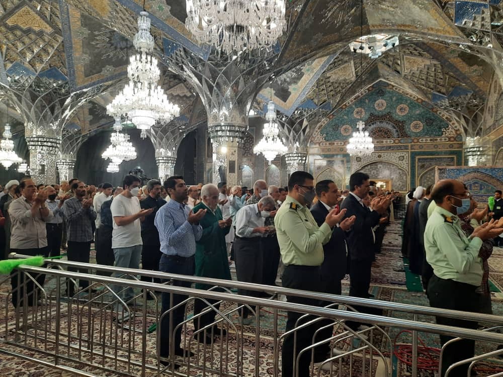 نماز عید قربان در حرم مطهر رضوی برگزار شد+ عکس