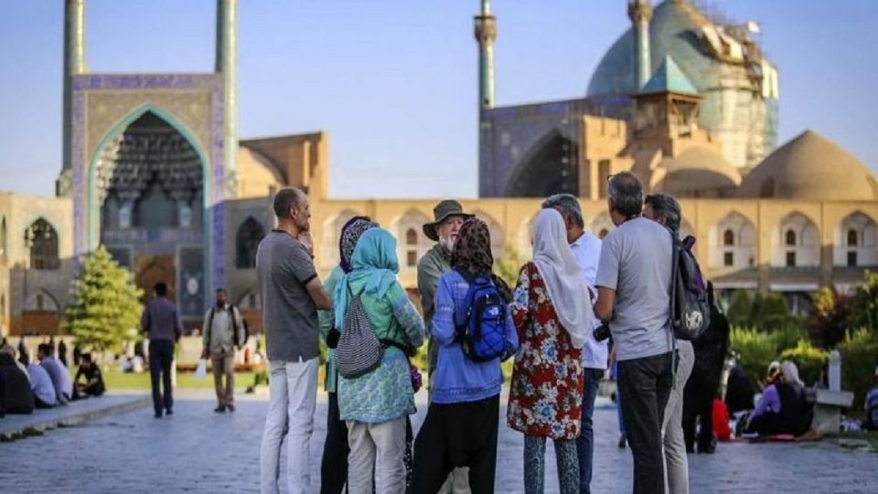 گردشگران شهرستان های غربی و جنوبی اصفهان را به عنوان مقاصد سفر خود انتخاب کنند