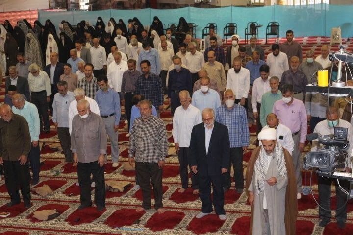 صف نمازگزاران در عید سعید قربان