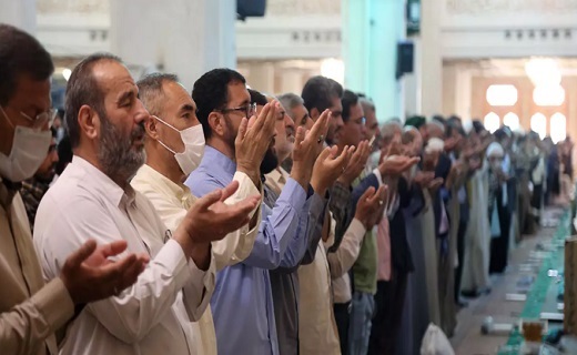 اقامه نماز عید قربان در حرم حضرت معصومه (س)+تصاویر اقامه نماز عید قربان در حرم حضرت معصومه (س)+تصاویر