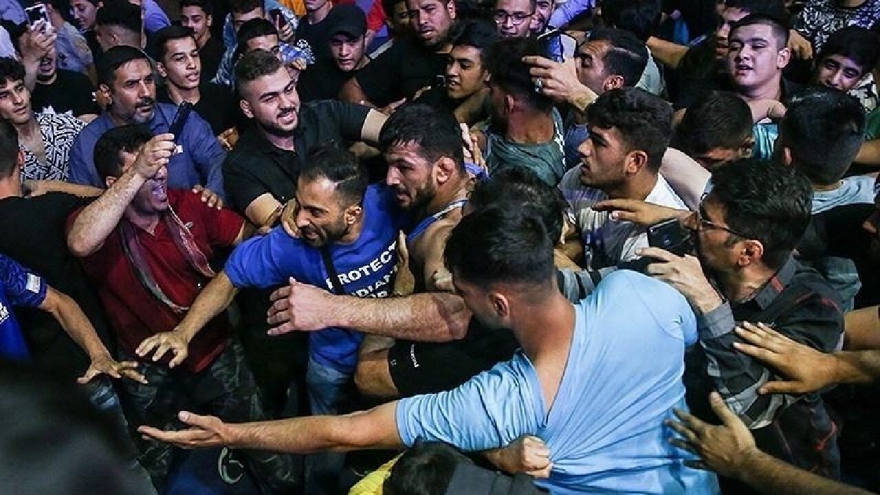 استیضاح فدراسیون کشتی از وزارت ورزش