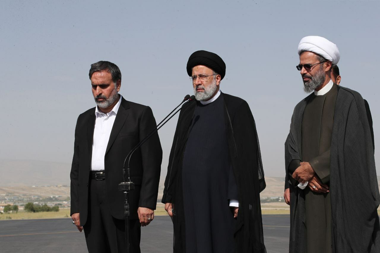 رئیس جمهور وارد خراسان شمالی شد/ رئیسی: کشوری می&zwnj;تواند مستقل باشد که دستش جلوی بیگانگان دراز نباشد +فیلم