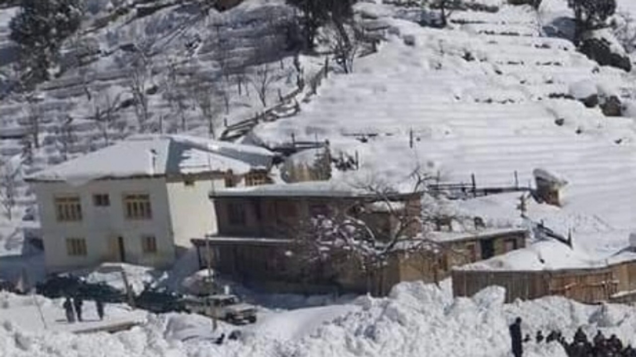 ۱۲ کودک درپی بارش برف در کنر جان باخته‌اند