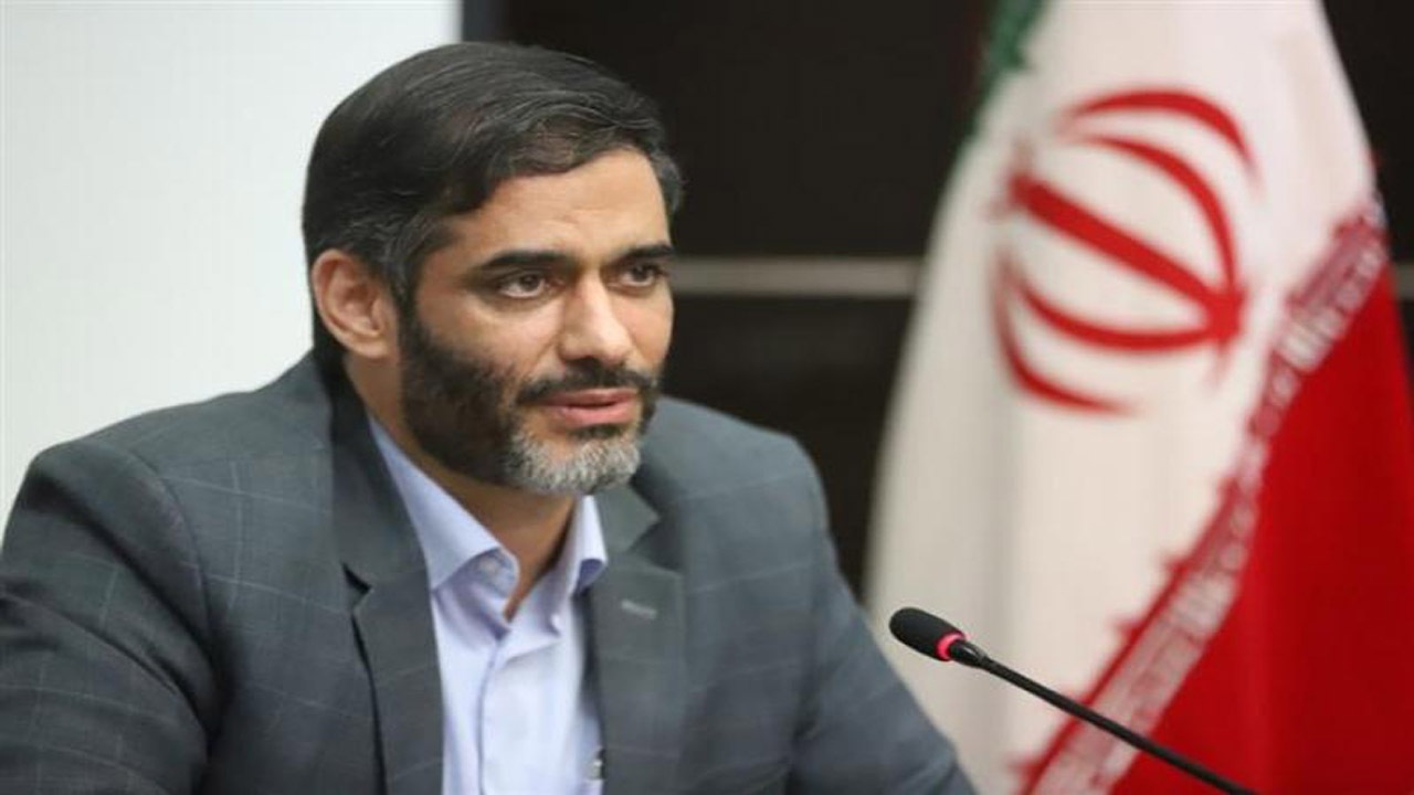 بازدید دبیر شورای عالی مناطق آزاد کشور از جزیره هرمز