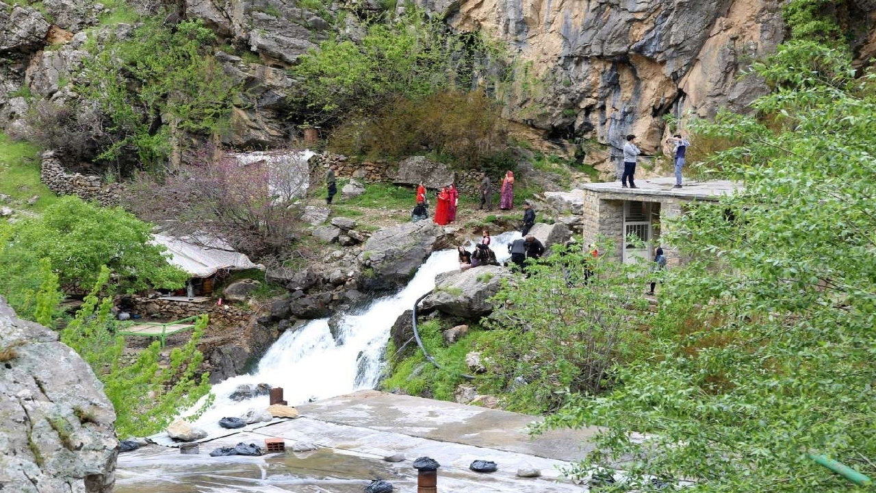 جلب رضایت گردشگران دغدغه ستاد تسهیلات‌سفر کردستان است