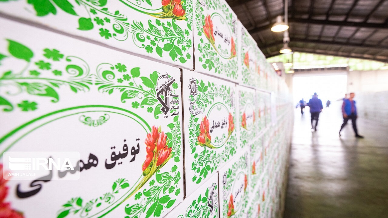 ۱۸۰۰بسته سبد معیشتی در بین نیازمندان ایرانشهر توزیع شد