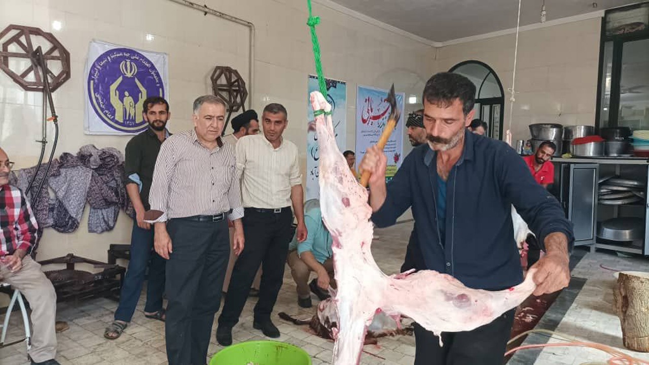 قربانی کردن ۲۰۰ راس دام در گلوگاه + فیلم