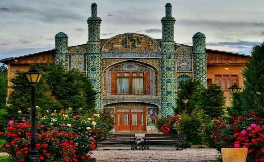 گذر از تاریخ در عمارت مفخم