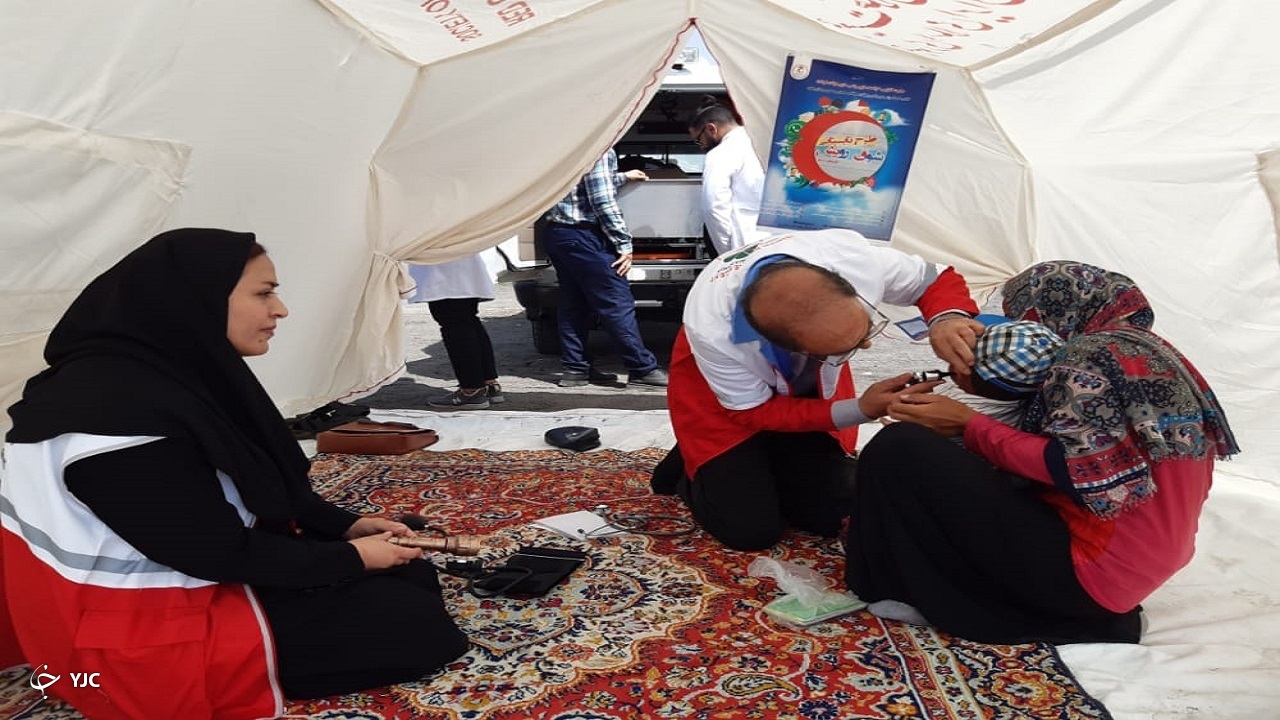 خدمت رسانی کاروان سلامت جمعیت هلال احمر بروجن به عشایر پل ماری+تصاویر
