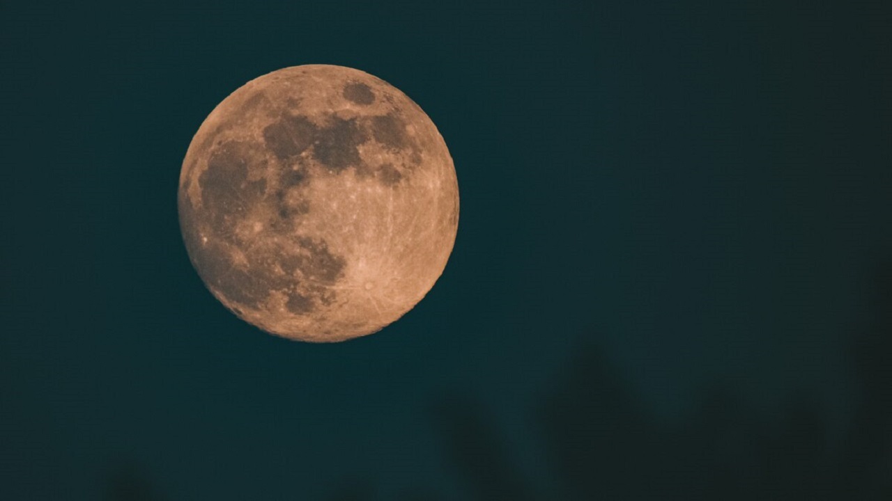 بزرگترین ابرماه سال فردا رخ می‌دهد