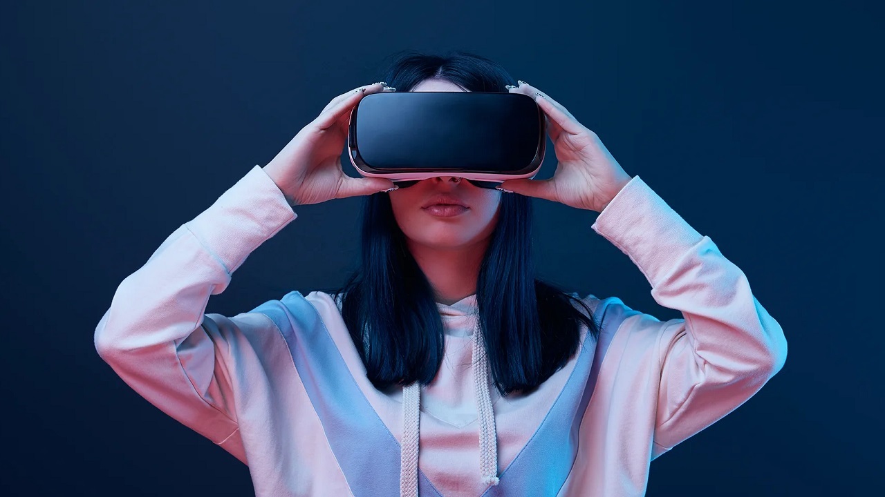 اپل هدست AR اقتصادی خود را احتمالا در سال ۲۰۲۵ ارائه کند