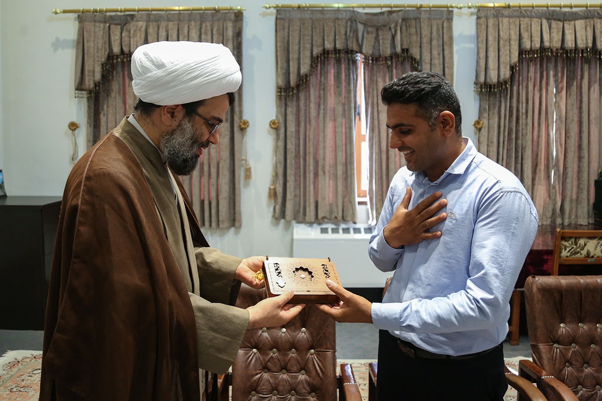 روایت مهندس ساختمان از برپایی خیمه نماز در بازار روز قم