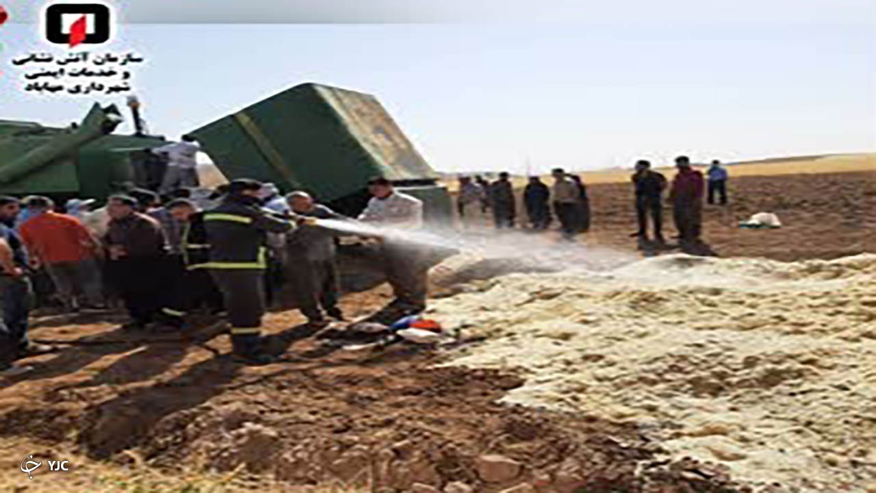 آتش گرفتن یک دستگاه کمباین در روستای مهاباد