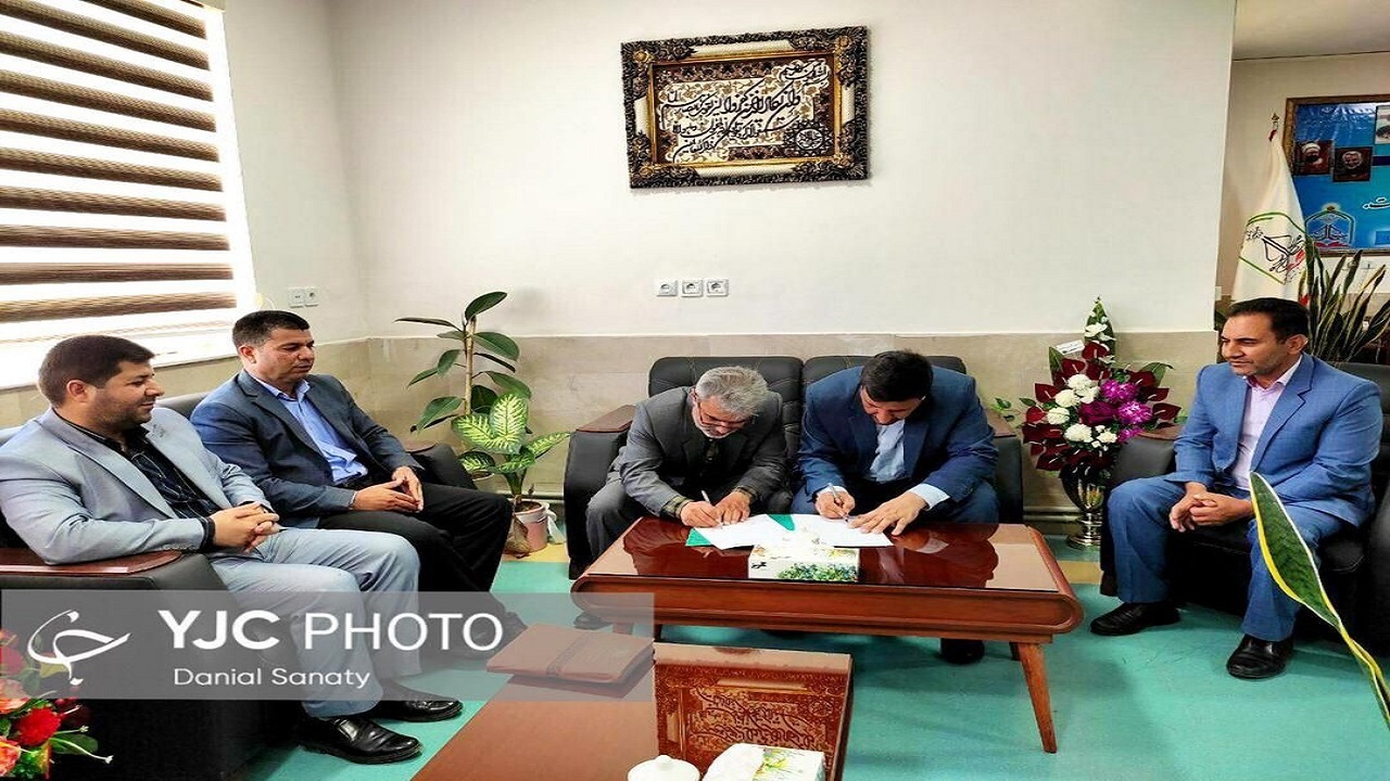 زوج بازنشسته خوافی پاداش بازنشستگی خود را خرج ساخت مدرسه کردند