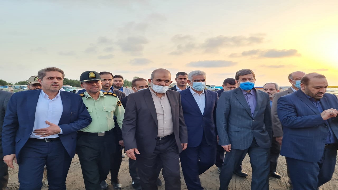 بازدید وزیر کشور و استاندار گیلان از نوار ساحلی
