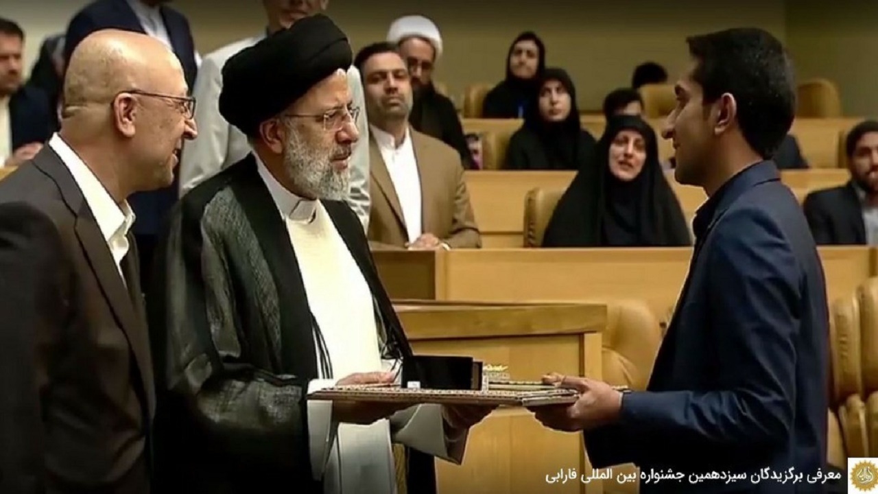 کارشناس ارتباط با صنعت کرمان رتبه سوم جشنواره فارابی