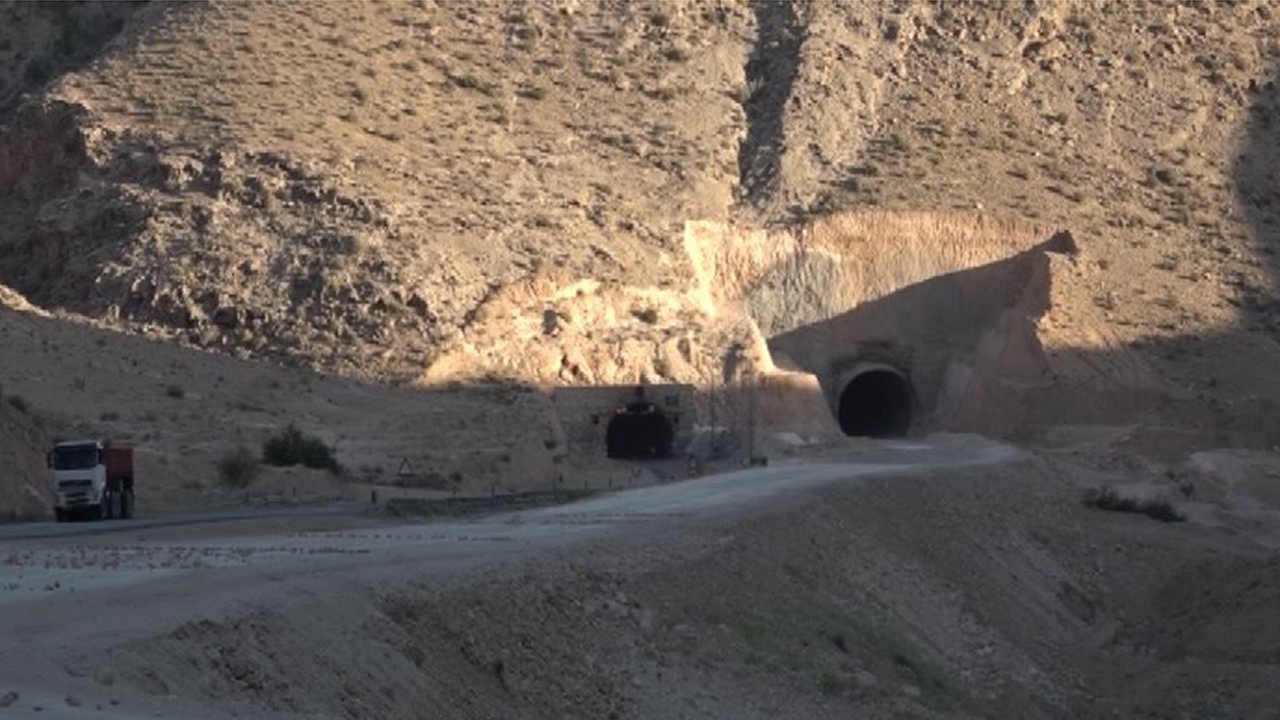 ۳۰ هزار میلیارد ریال برای تکمیل بزرگراه جهرم- لار- بندرعباس نیاز است