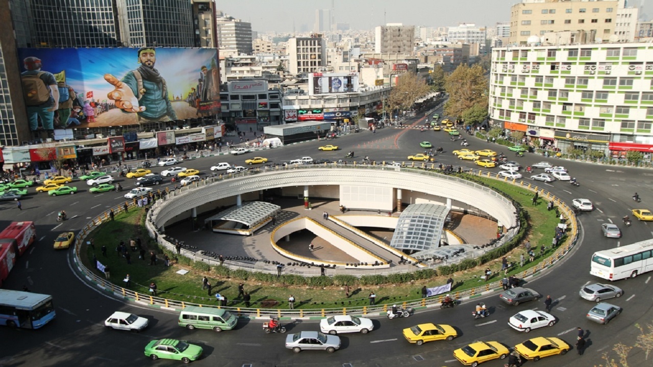 گردهمایی شاعران شعر علوی در متروی تهران