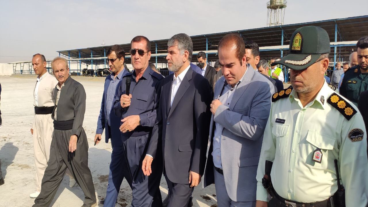 وزیر جهاد کشاورزی از پروژه گاوداری یک هزار راسی روستای تپه کوییک روانسر بازدید کرد